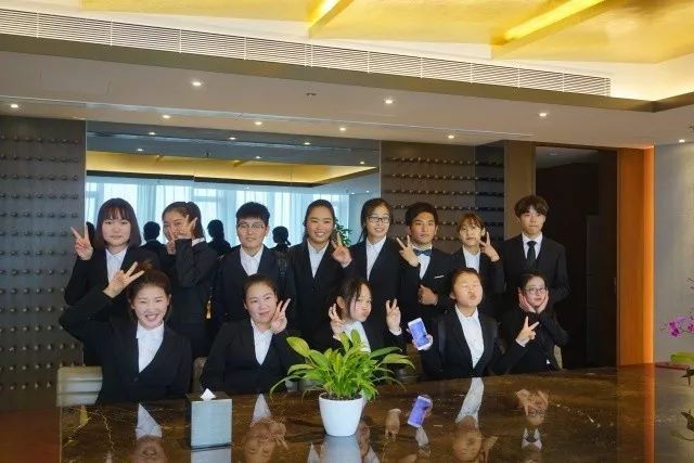 万礼豪程启新篇 马鞍山师专学子开启万丽酒店探索之旅