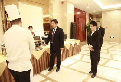 商丘维景国际大酒店圆满完成市人大五届二次会议接待与餐饮管理任务